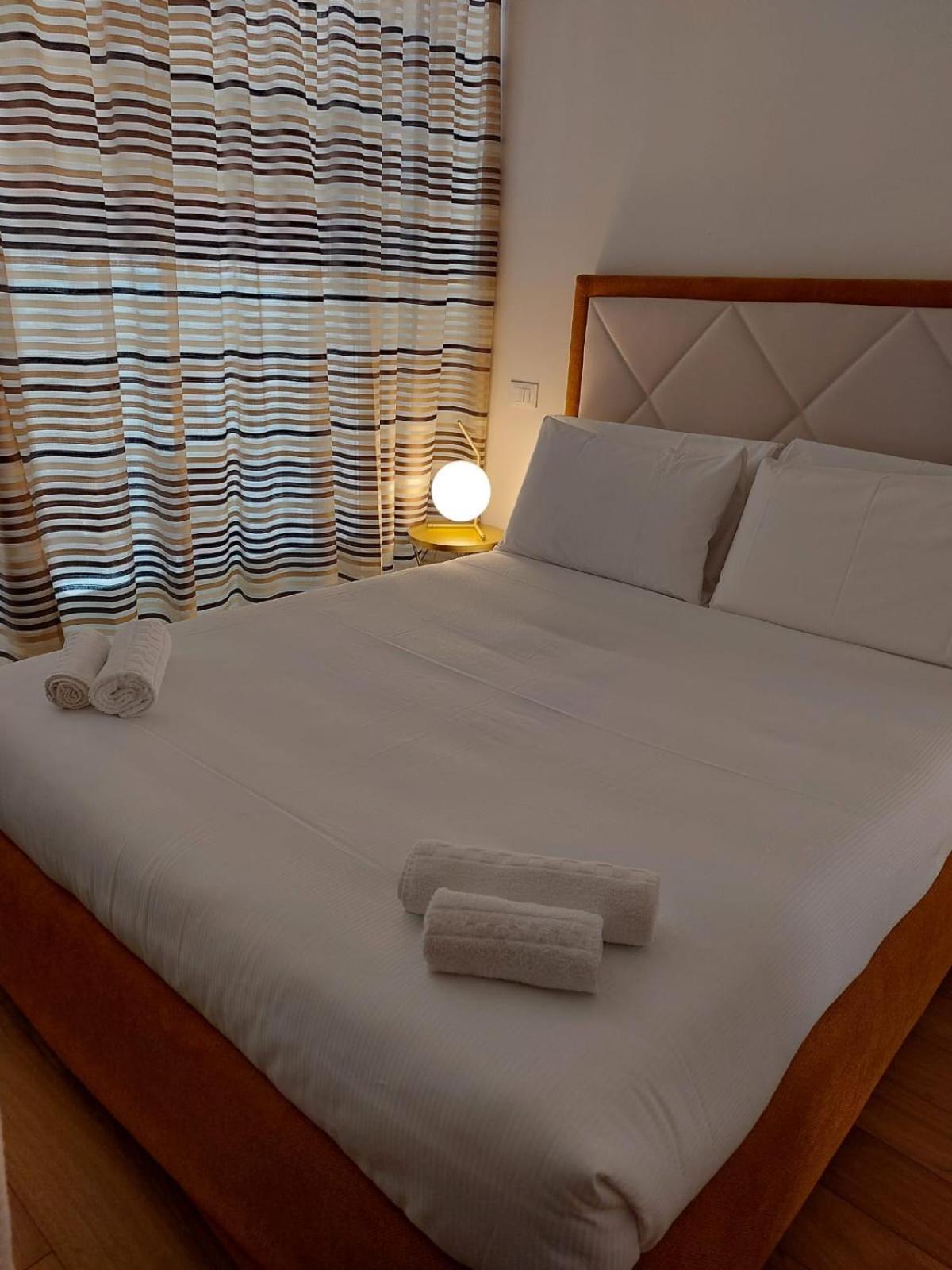 Nj Hotels & Apartments San Pietro All'Orto 6 Milano Ngoại thất bức ảnh