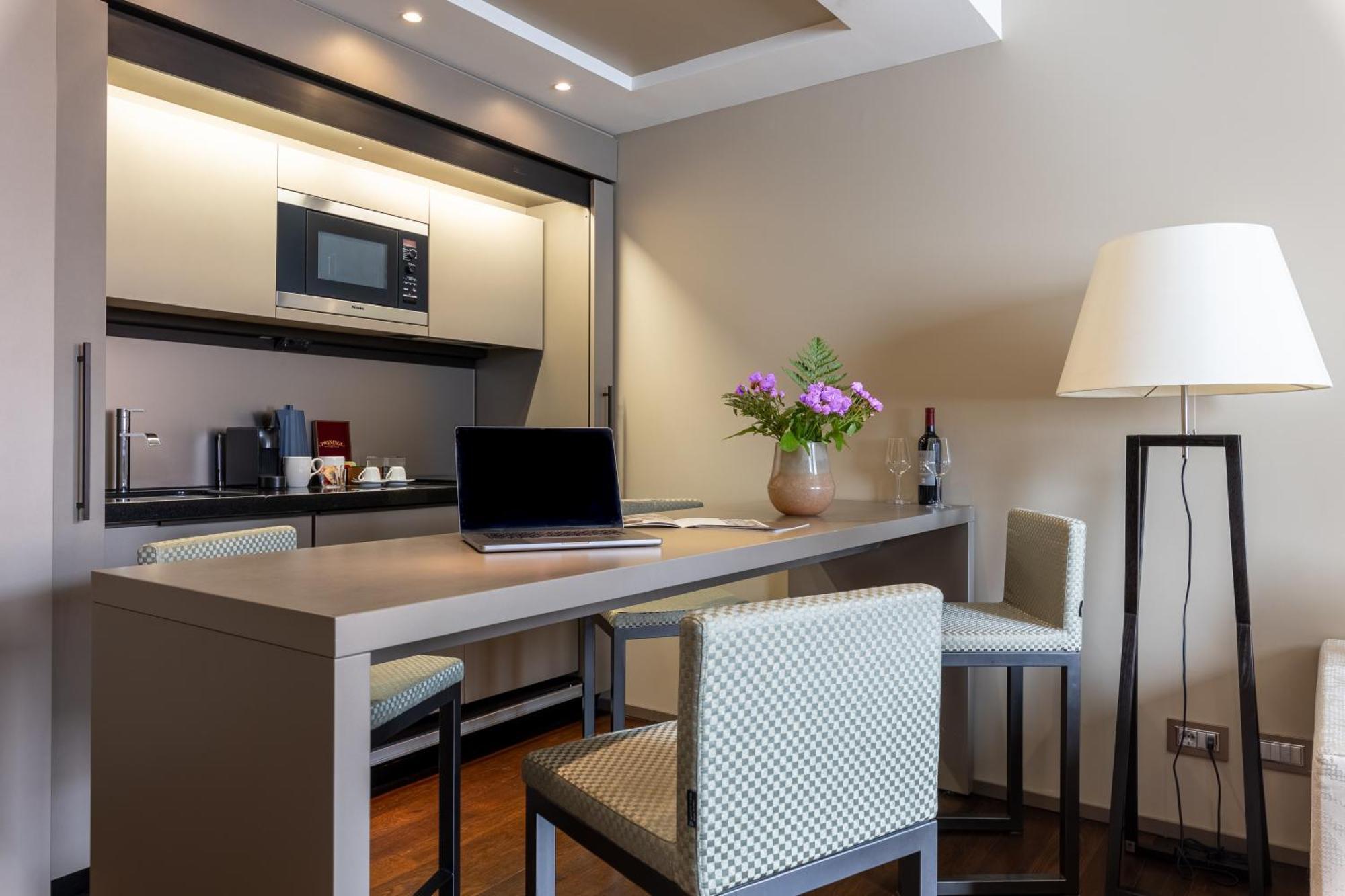 Nj Hotels & Apartments San Pietro All'Orto 6 Milano Ngoại thất bức ảnh