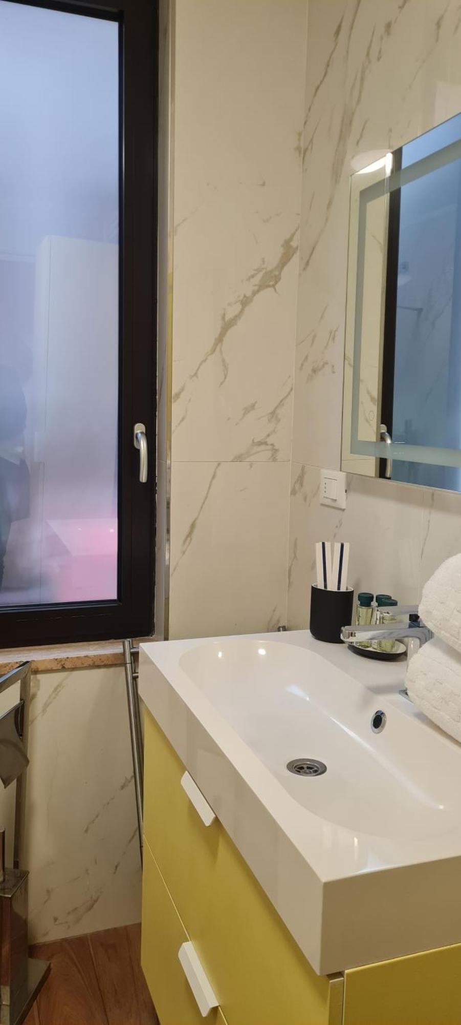 Nj Hotels & Apartments San Pietro All'Orto 6 Milano Ngoại thất bức ảnh